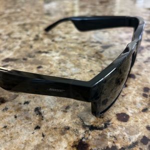 New in box , never used Bose frames